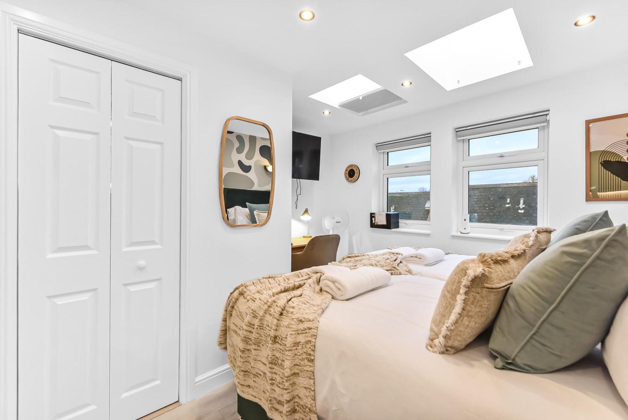 Sleek & Modern Studio Getaway With Artistic Flair London Luaran gambar